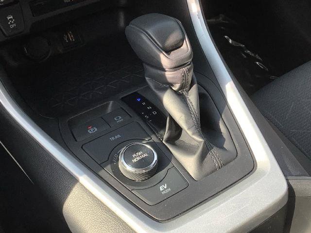 Used 2025 Toyota RAV4 XLE AWD/4WD image 23