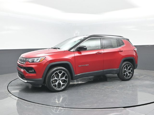 Used 2025 Jeep Compass Limited AWD/4WD image 4