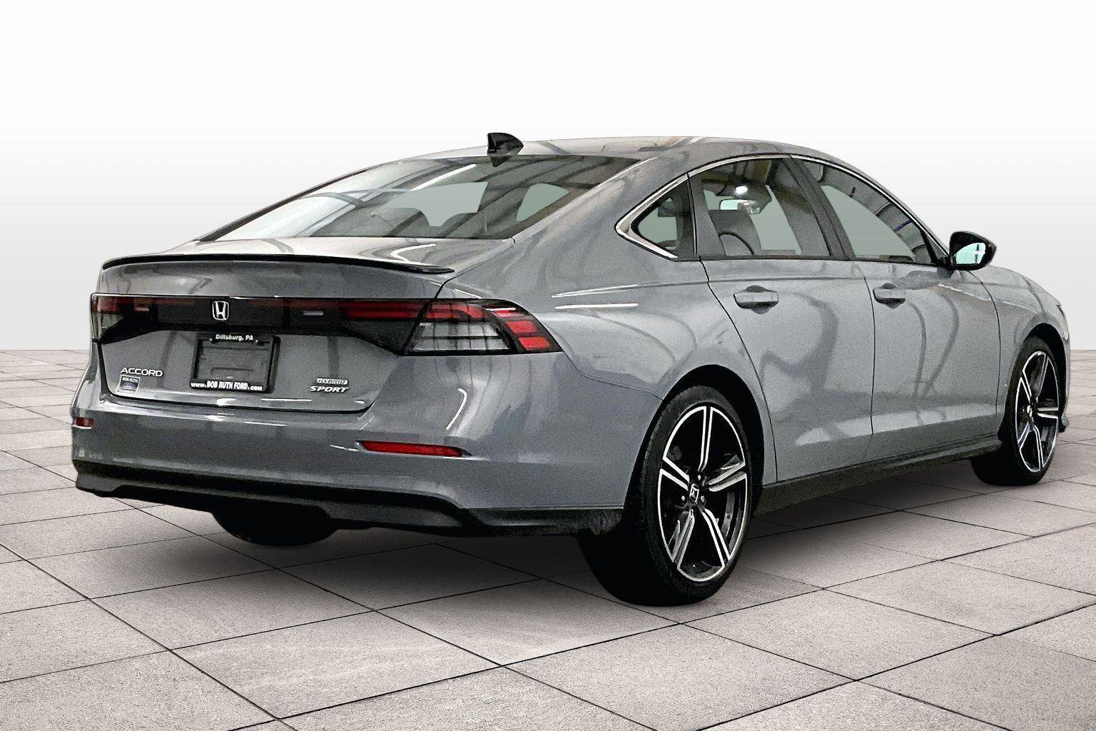 Used 2023 Honda Accord Sport image 3