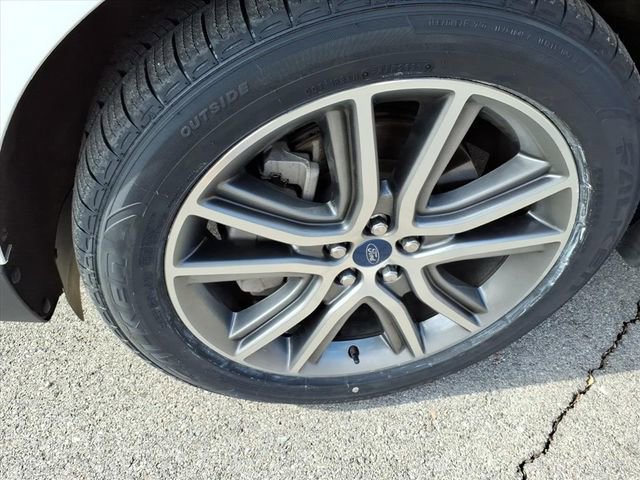 Certified 2022 Ford Edge Titanium w/ Equipment Group 301A image 15