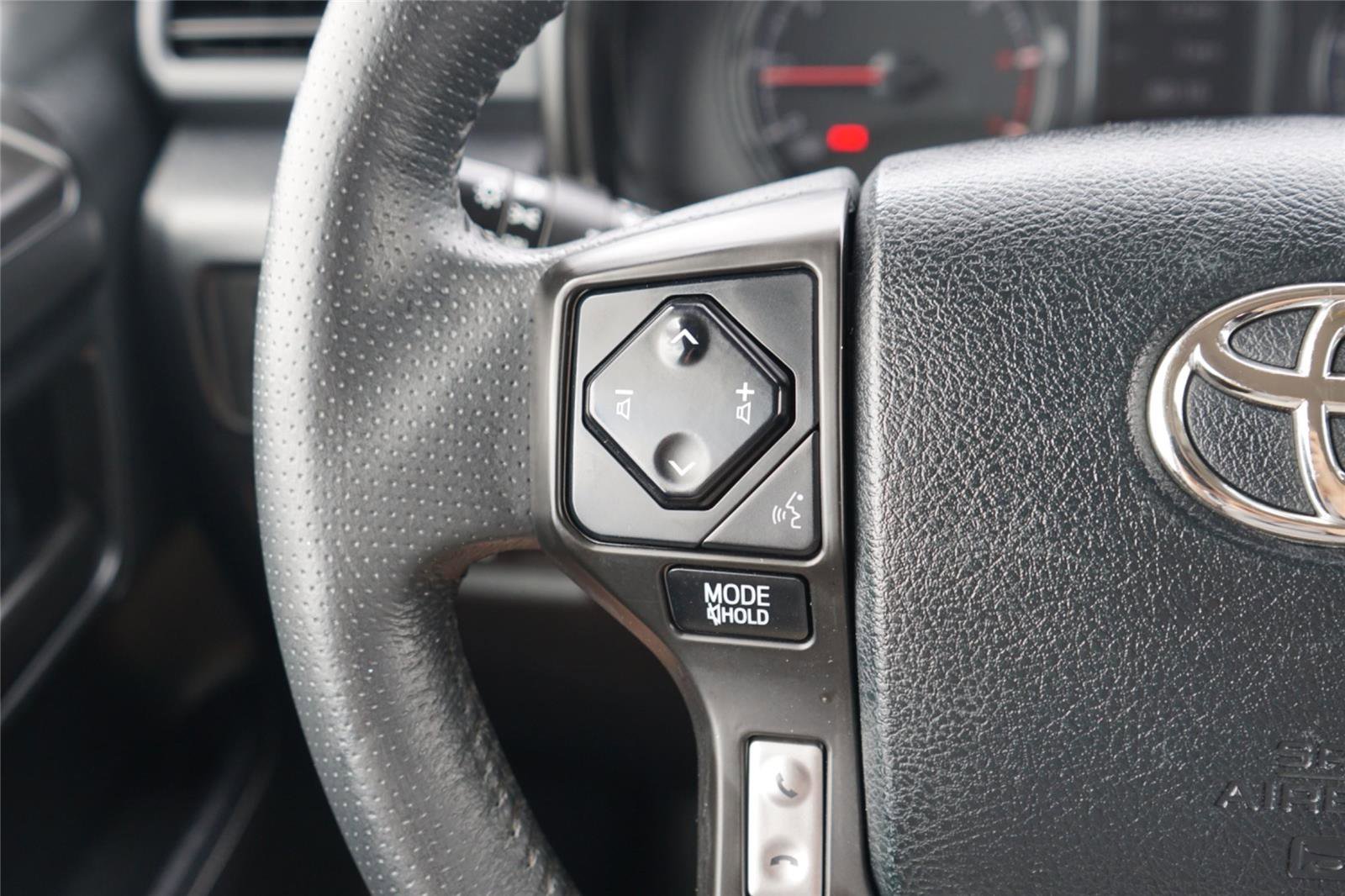 Used 2020 Toyota 4Runner SR5 Premium AWD/4WD image 18