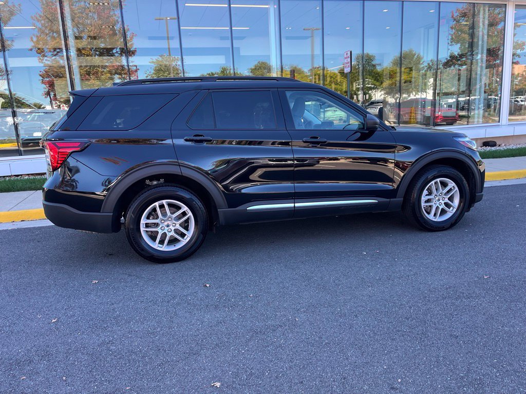 Certified 2025 Ford Explorer Active AWD/4WD image 10