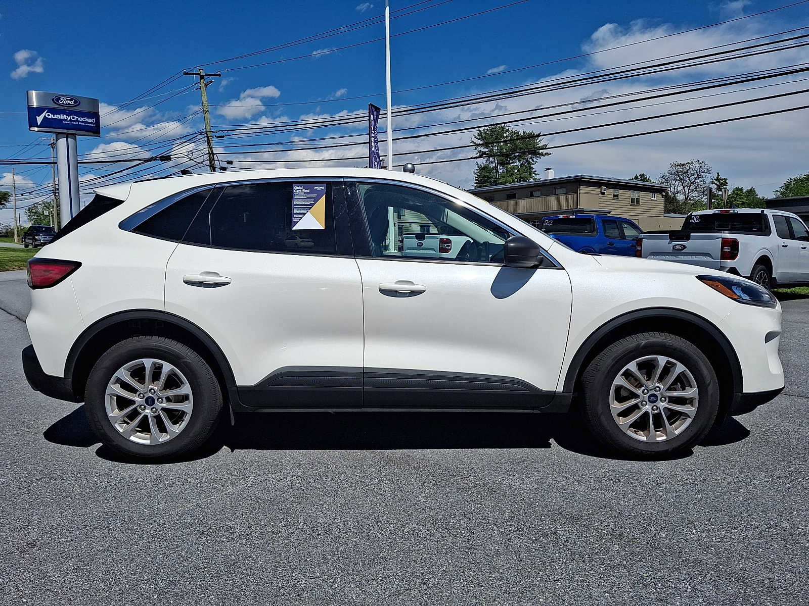 Certified 2022 Ford Escape SE w/ Cold Weather Package AWD/4WD image 7