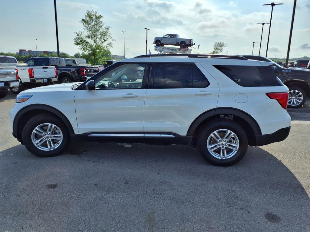 Certified 2022 Ford Explorer XLT w/ Equipment Group 202A image 2