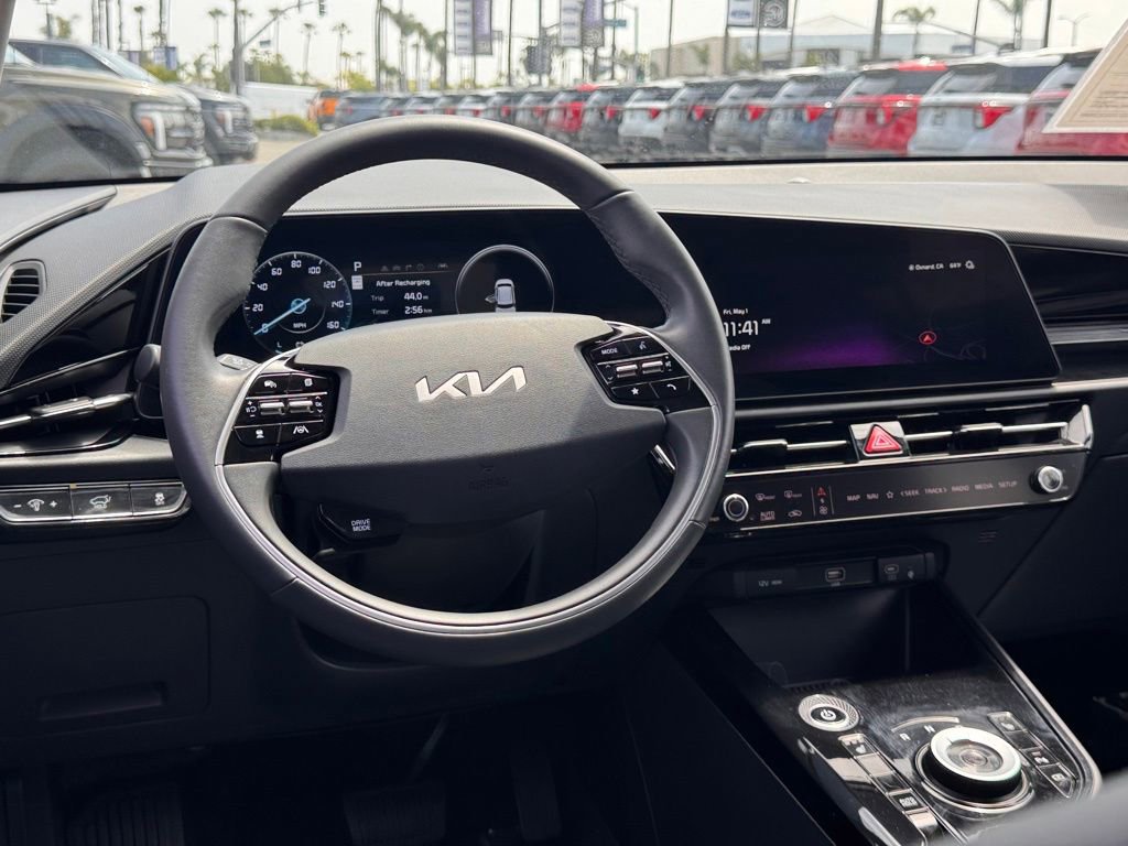 Used 2025 Kia Niro Wind FWD image 28