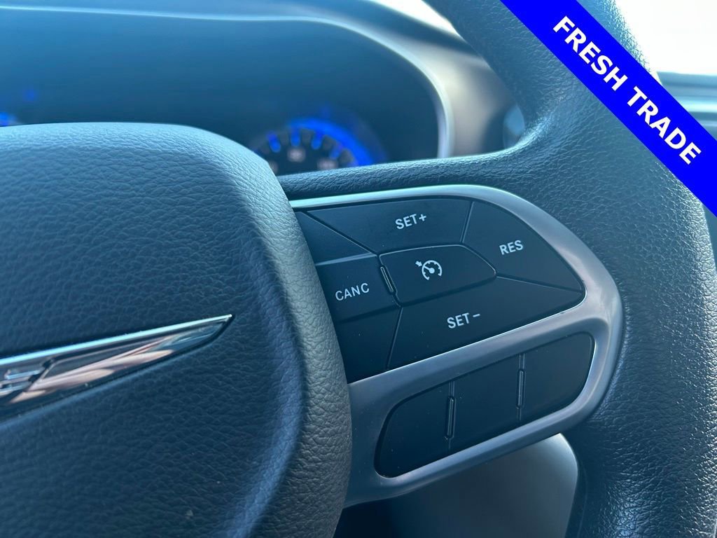 Used 2021 Chrysler Voyager Lxi image 13