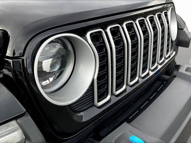 Used 2024 Jeep Wrangler Unlimited Sahara AWD/4WD image 34