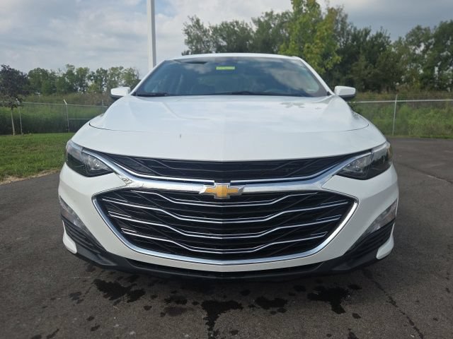 Used 2025 Chevrolet Malibu LT FWD image 3
