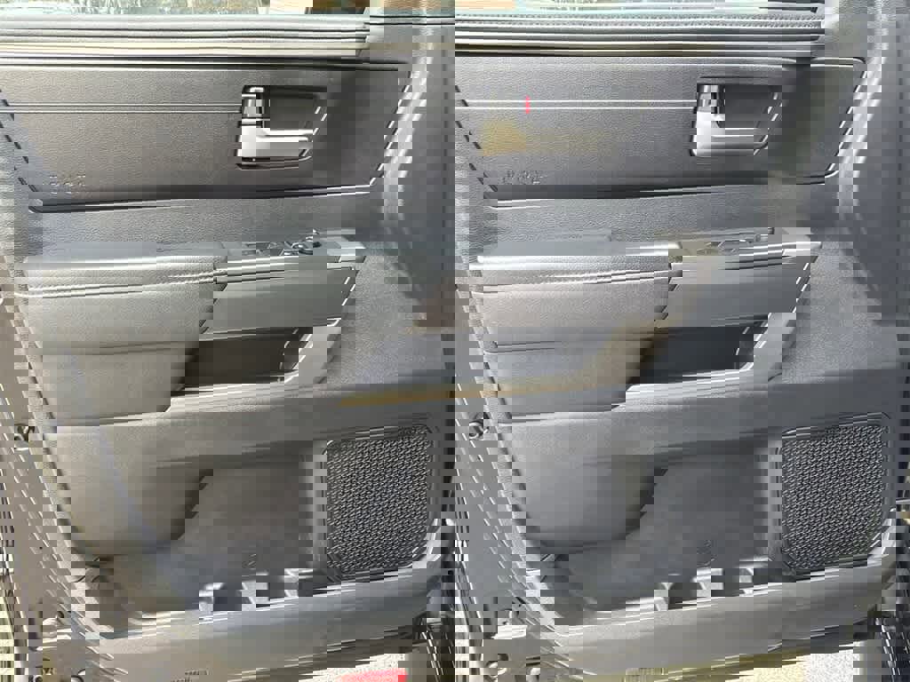 Used 2022 Toyota Tundra SR5 w/ SR5 Premium Package image 11