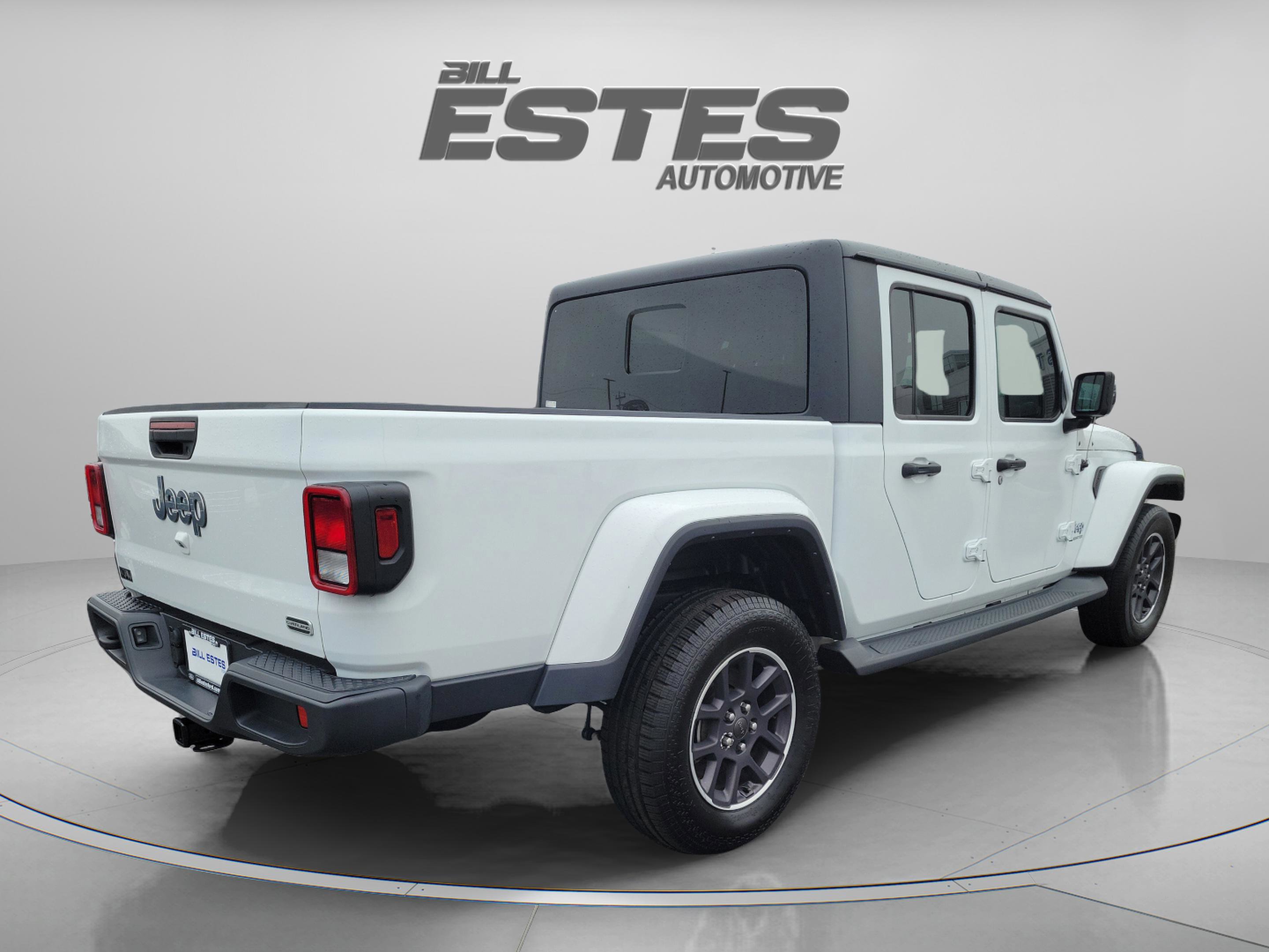 Used 2022 Jeep Gladiator Overland w/ Cold Weather Group image 4