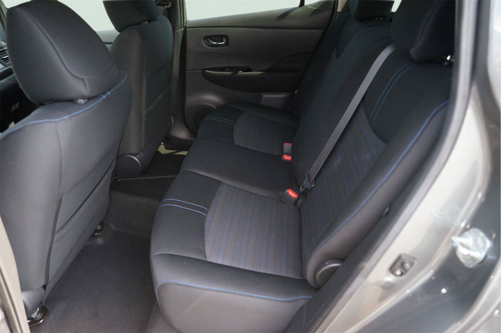 Used 2018 Nissan Leaf SV FWD image 12