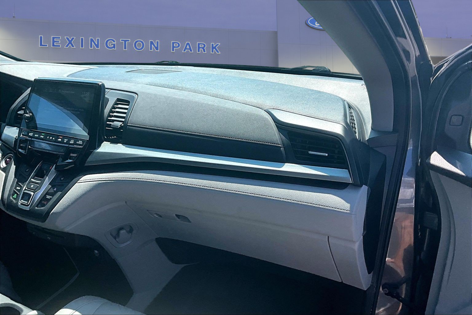 Used 2018 Honda Odyssey EX-L image 27