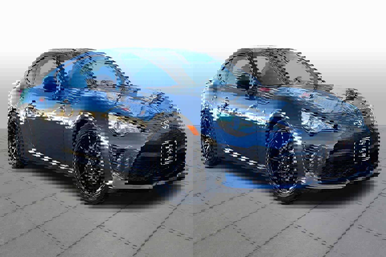 Used 2017 Toyota 86 image 2