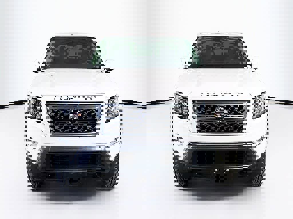 Used 2024 Nissan Frontier SV w/ Technology Package image 8