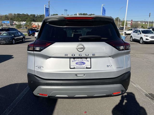Used 2023 Nissan Rogue SV image 3