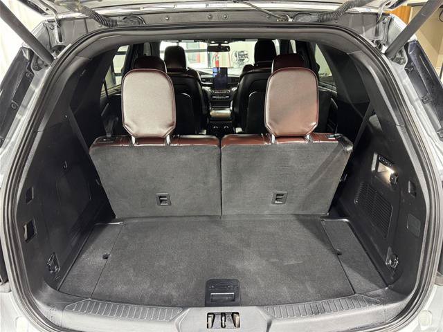 Certified 2020 Ford Explorer Platinum w/ Premium Technology Package AWD/4WD image 40