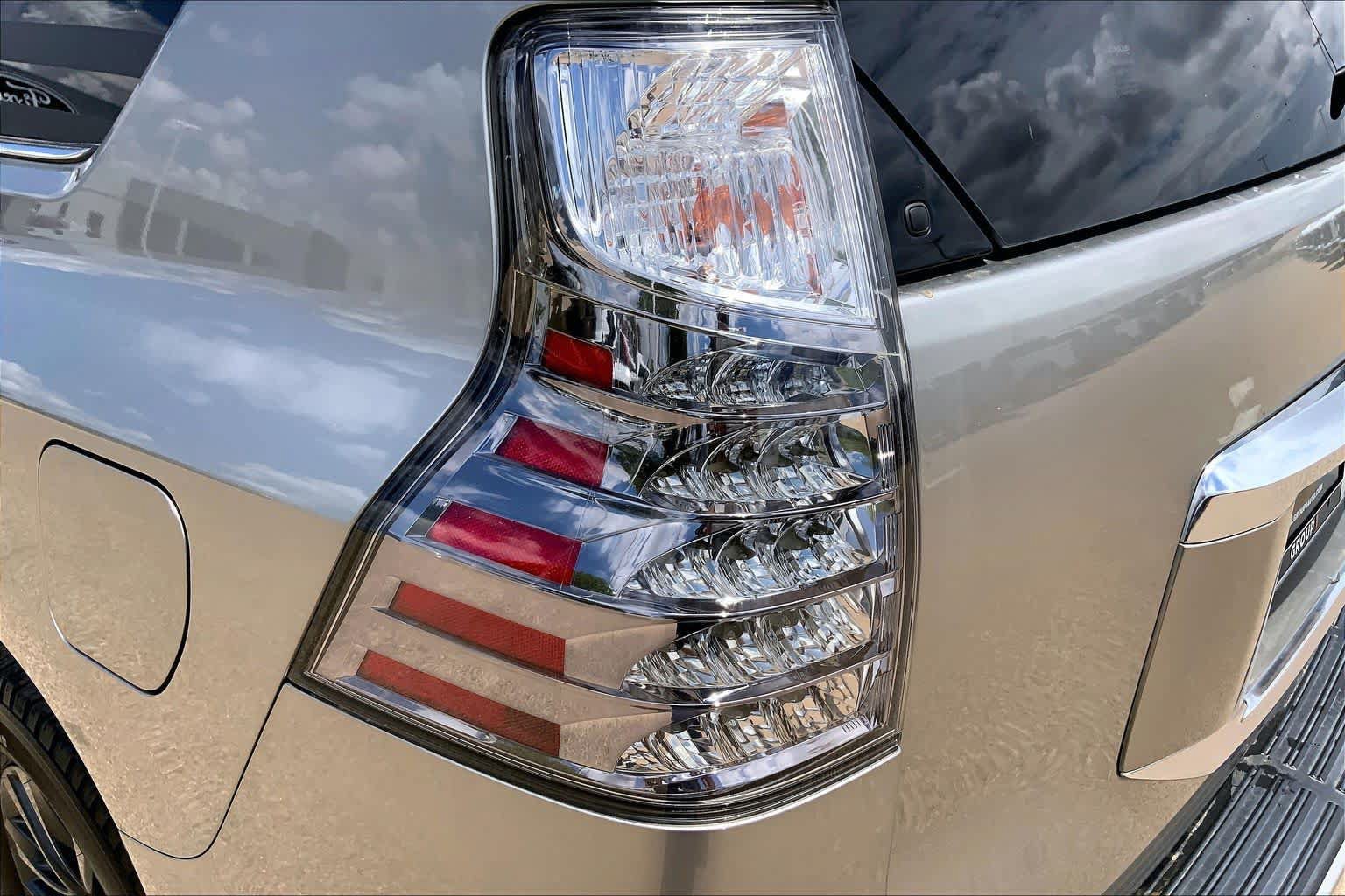 Used 2020 Lexus GX 460 Premium w/ Premium Package AWD/4WD image 29