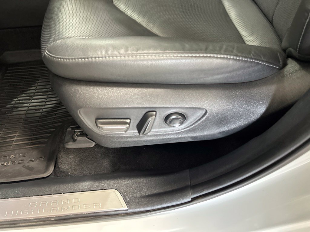 Used 2024 Toyota Grand Highlander AWD image 11