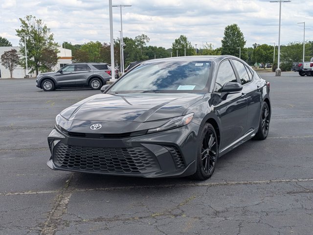 Used 2025 Toyota Camry SE FWD image 8