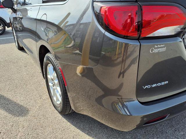Used 2021 Chrysler Voyager Lxi image 18