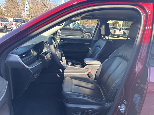 Used 2023 Jeep Grand Cherokee Limited image 10