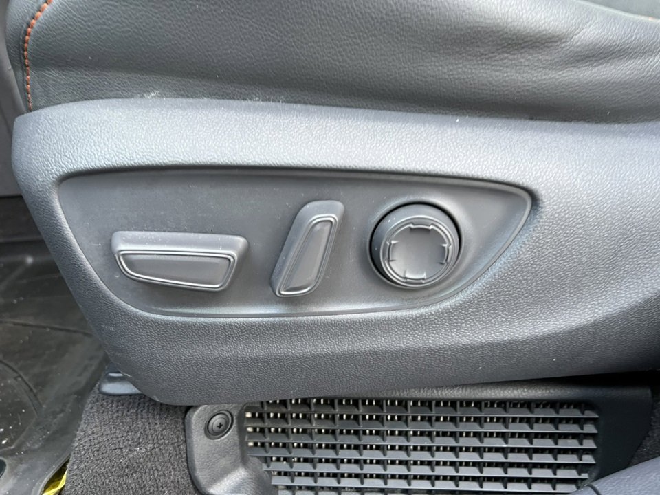 Used 2021 Toyota Sienna XSE image 13