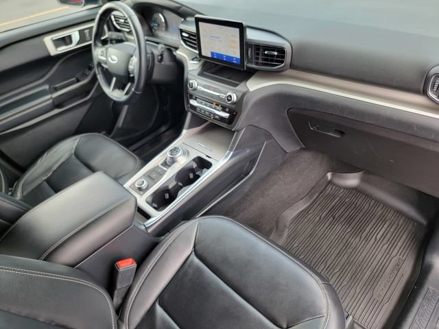 Certified 2020 Ford Explorer XLT w/ Equipment Group 202A AWD/4WD image 26