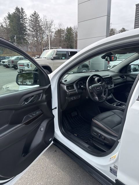 Used 2023 GMC Acadia AT4 w/ Technology Package AWD/4WD image 15