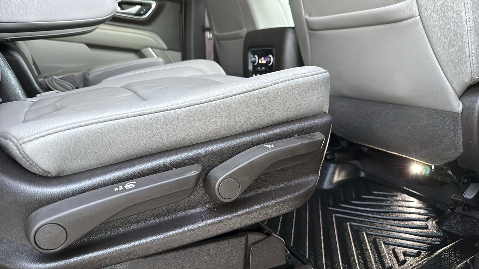 Used 2021 Chevrolet Suburban LT w/ Rear Media and Nav Package image 27