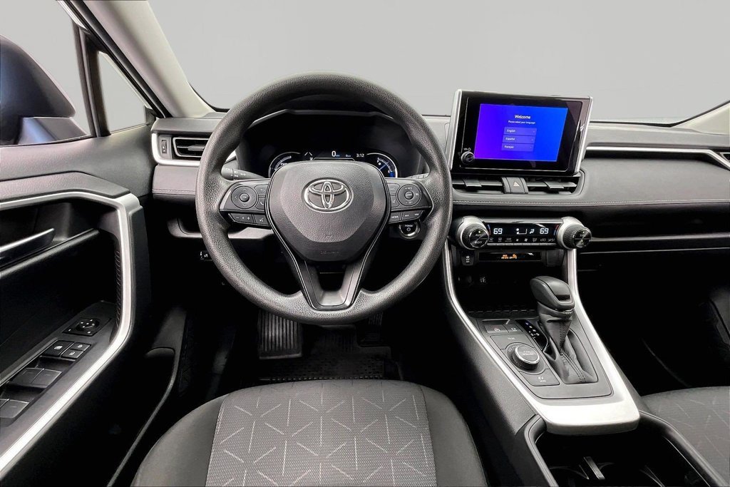 Used 2025 Toyota RAV4 XLE AWD/4WD image 5