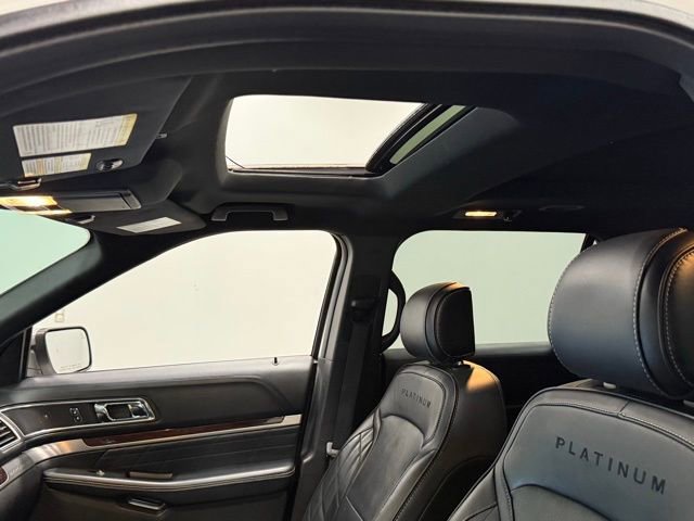 Certified 2017 Ford Explorer Platinum image 36