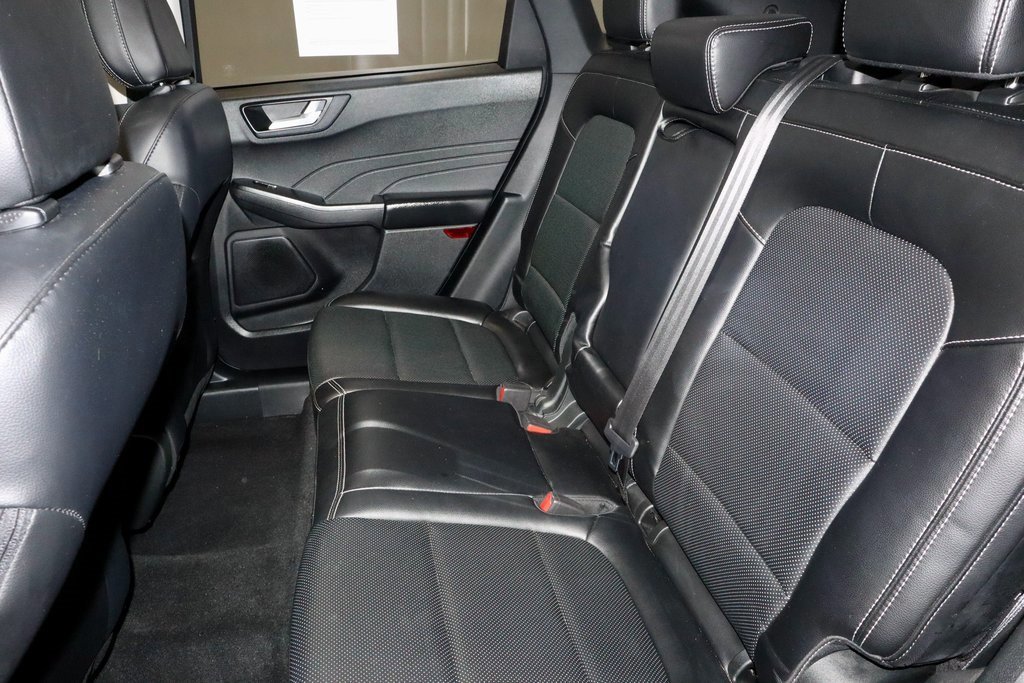 Certified 2022 Ford Escape Titanium w/ Class II Trailer Tow Package image 23