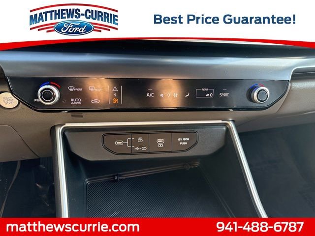 Used 2025 Kia Carnival FWD image 20