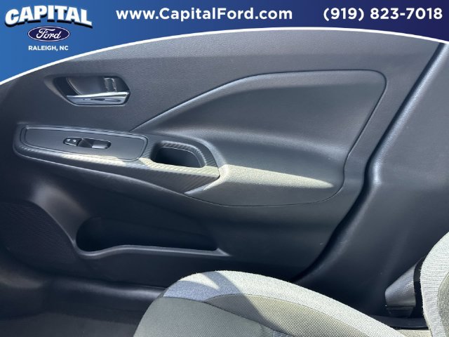 Used 2025 Nissan Versa SV FWD image 27