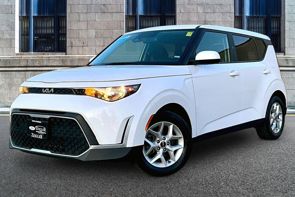 Used 2023 Kia Soul LX w/ LX Technology Package video 2