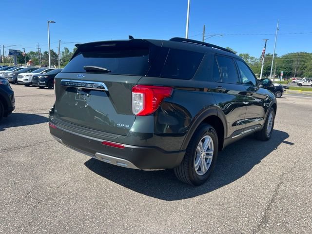 Certified 2023 Ford Explorer XLT w/ Equipment Group 202A AWD/4WD image 3