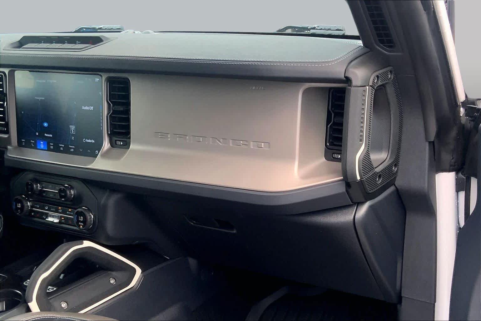 Certified 2025 Ford Bronco Outer Banks w/ Sasquatch Package AWD/4WD image 19