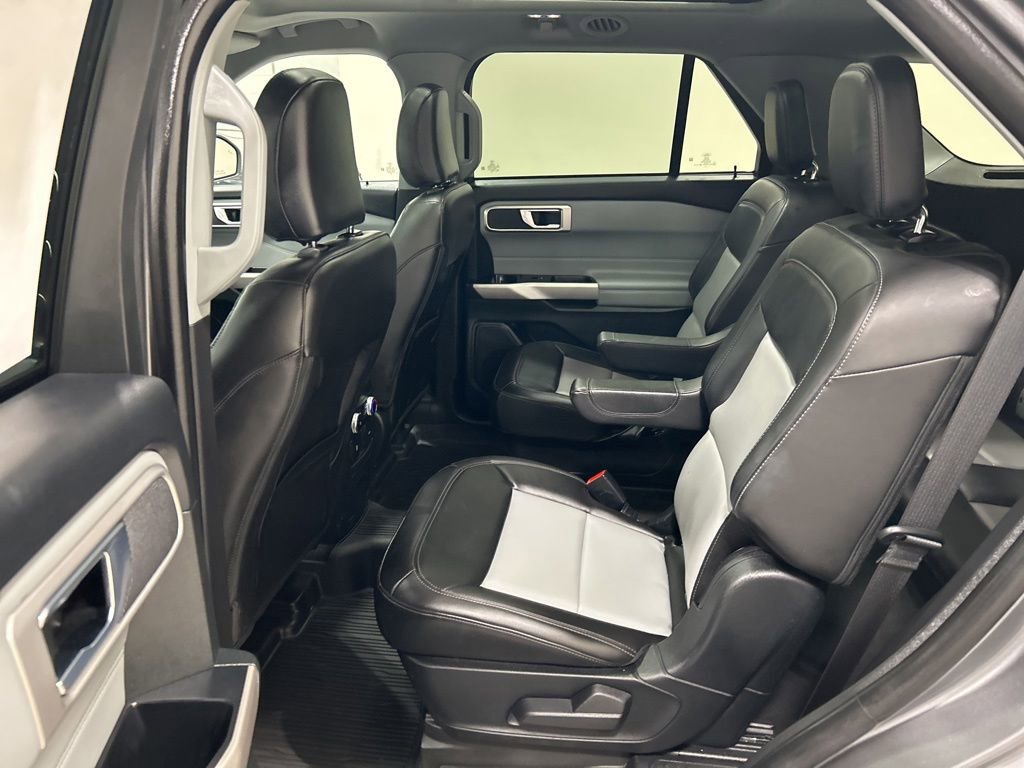 Certified 2024 Ford Explorer XLT w/ Equipment Group 202A AWD/4WD image 28