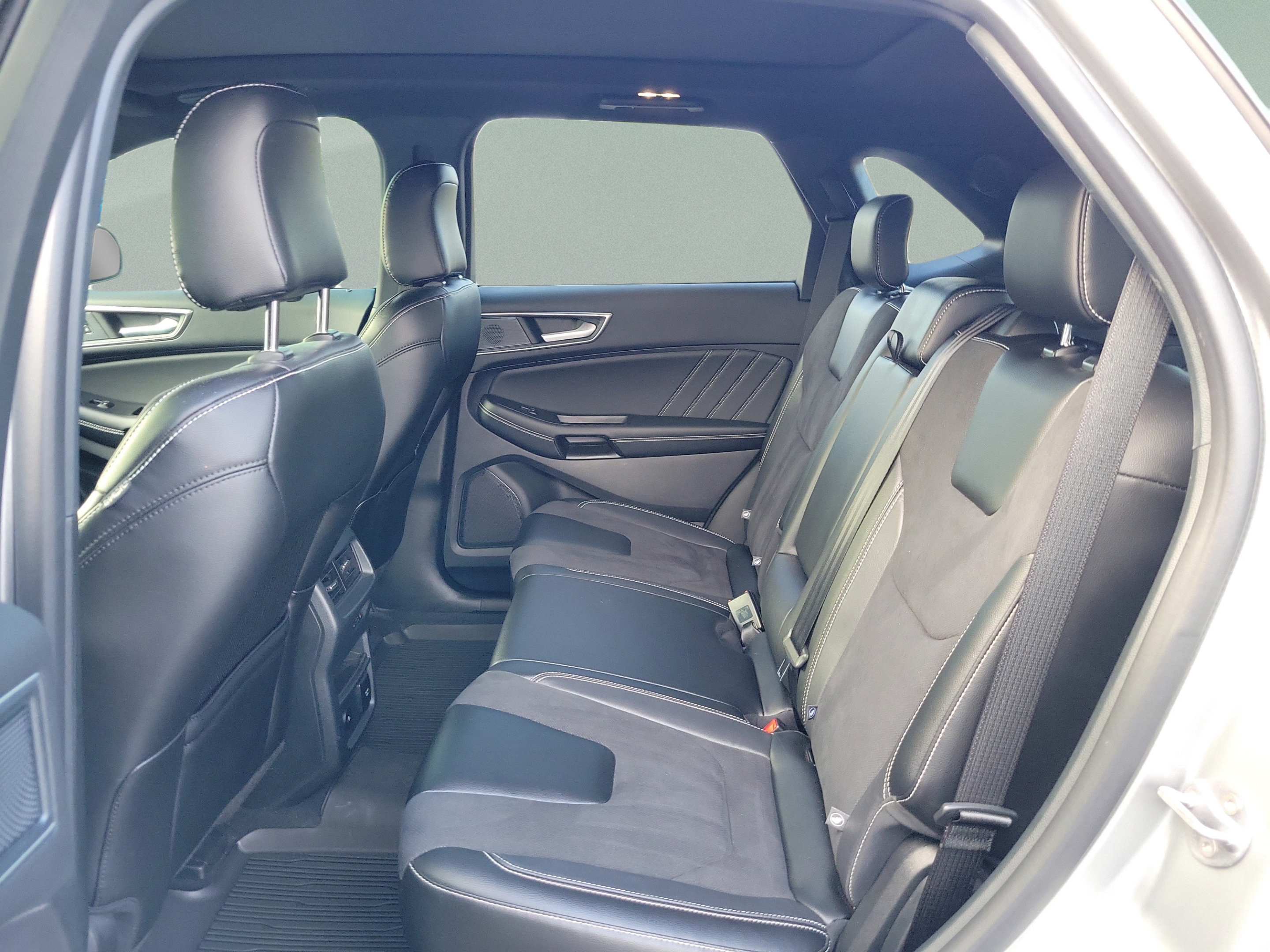 Certified 2024 Ford Edge ST w/ Equipment Group 401A AWD/4WD image 10