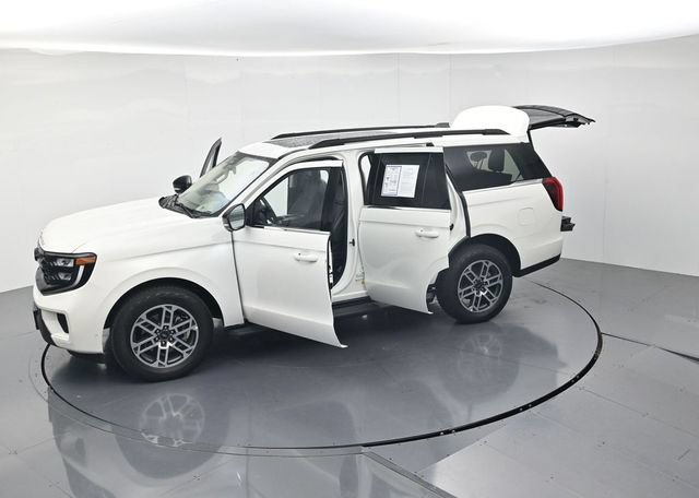 Certified 2025 Ford Expedition Active AWD/4WD image 52