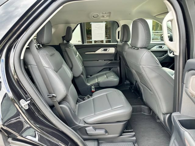 Certified 2025 Ford Explorer Active w/ Active Comfort Package AWD/4WD image 40
