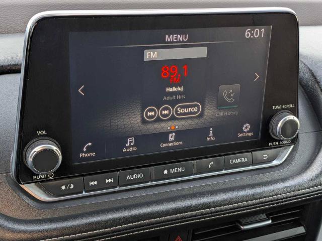 Used 2023 Nissan Rogue S AWD/4WD image 22