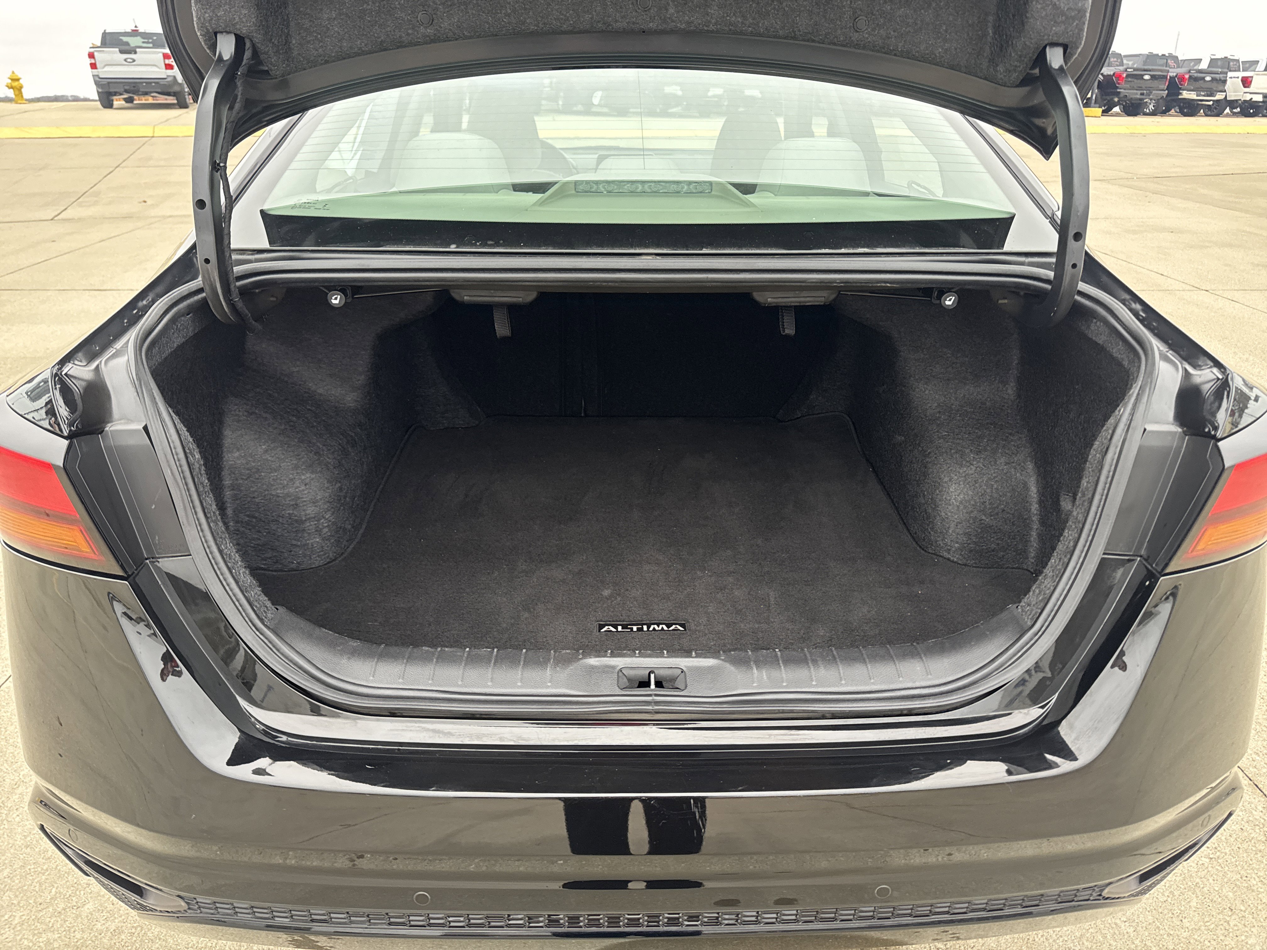 Used 2024 Nissan Altima 2.5 SV image 36