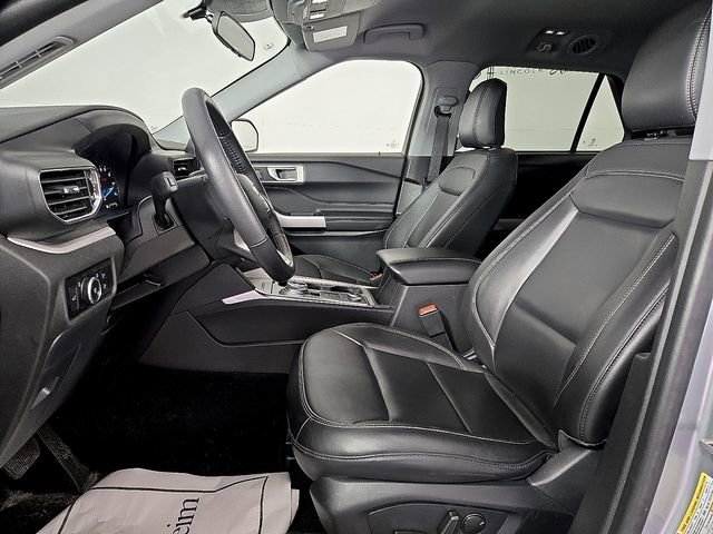 Certified 2023 Ford Explorer XLT w/ Equipment Group 202A image 14