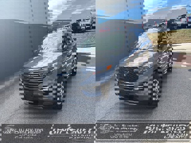 Certified 2022 Ford Explorer XLT w/ Equipment Group 202A image 9