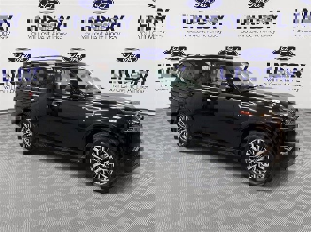 Used 2022 Nissan Armada SL w/ Captain's Chairs Package image 7