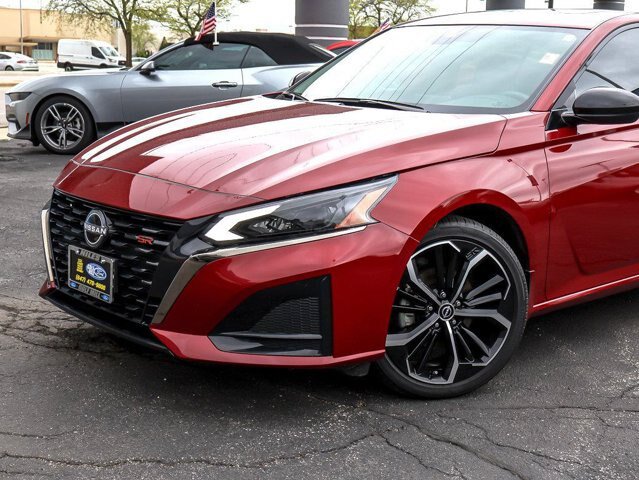 Used 2024 Nissan Altima 2.5 SR AWD/4WD image 3
