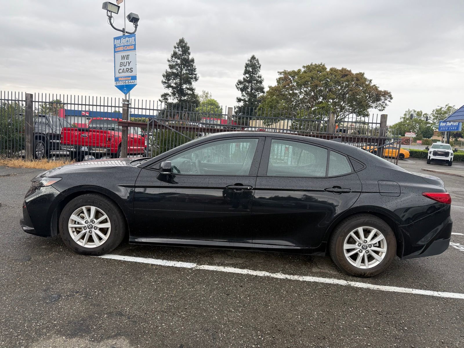 Used 2025 Toyota Camry LE FWD image 2