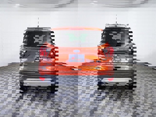 Certified 2019 Ford Escape Titanium image 3