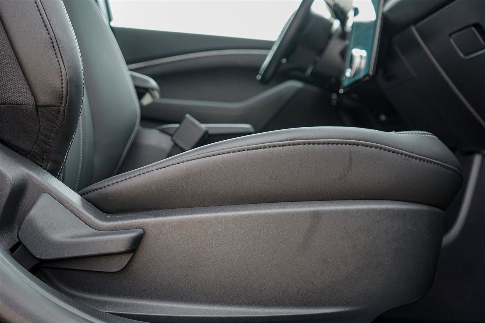 Certified 2025 Ford Mustang Mach-E Select image 29